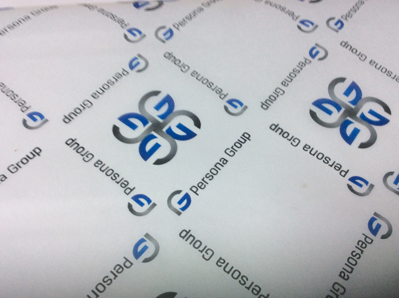 Печать на упаковочной бумаге логотипа заказчика